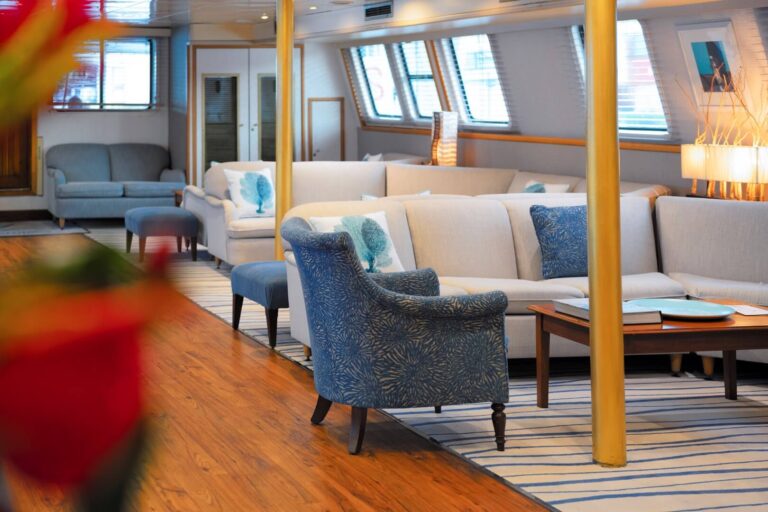 Indoor Lounge Area   Main Deck Pegasose 768x512
